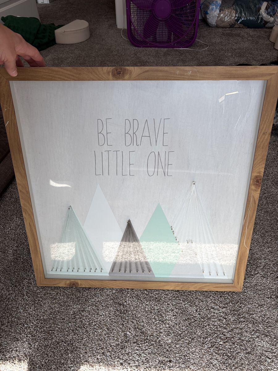 Free be brave decor