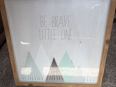 Free be brave decor