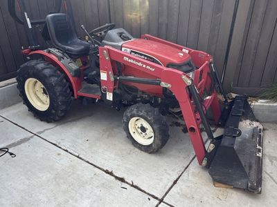 Mahindra Max 25 hp HST
