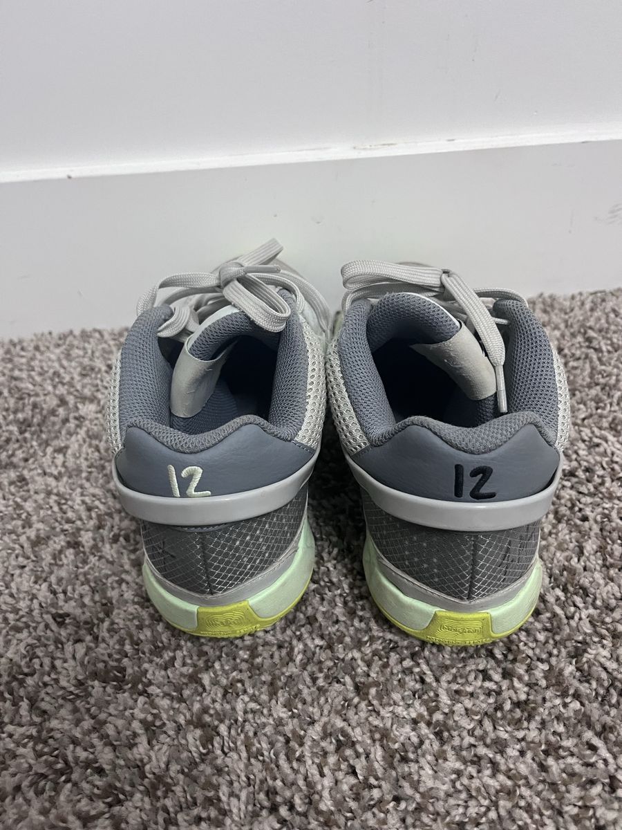 Nike Gray Basketball Shoes Size 8.5