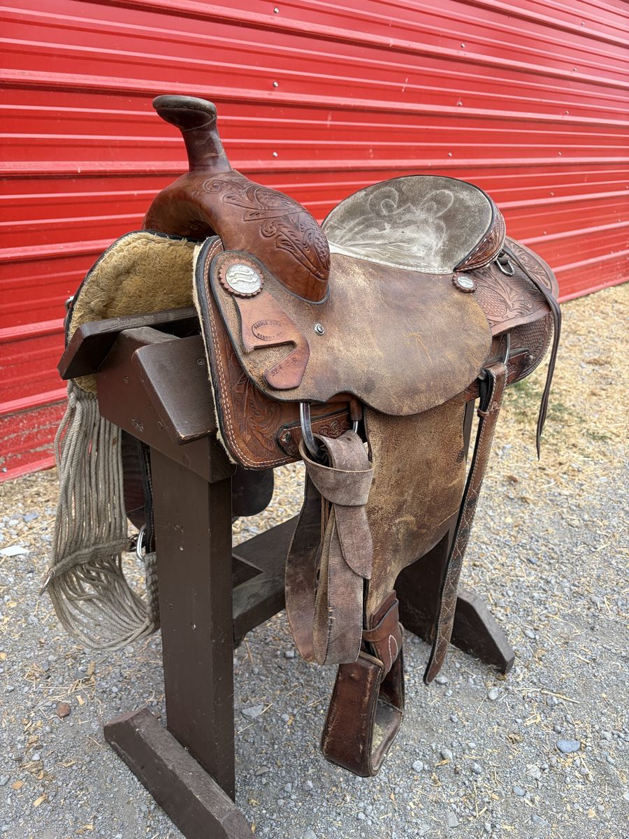 Western Horse Saddle 15.5”