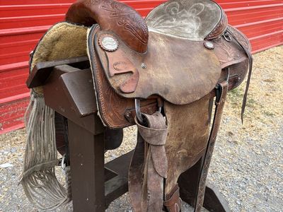 Western Horse Saddle 15.5”