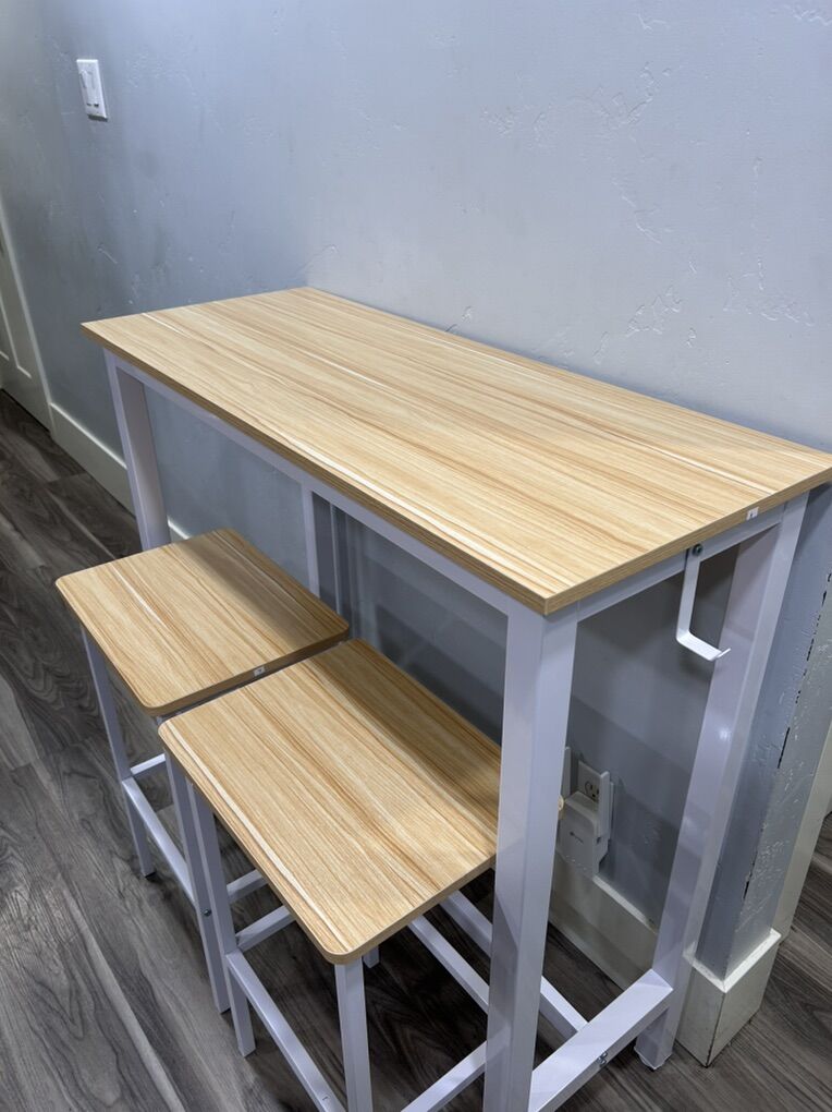 New Bar Table & 2 Stools