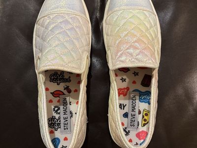 Steve Madden iridescent slip on shoes girls sz 5