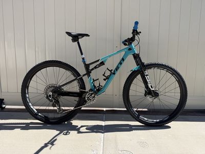 2025 Yeti ASR - Size Med.