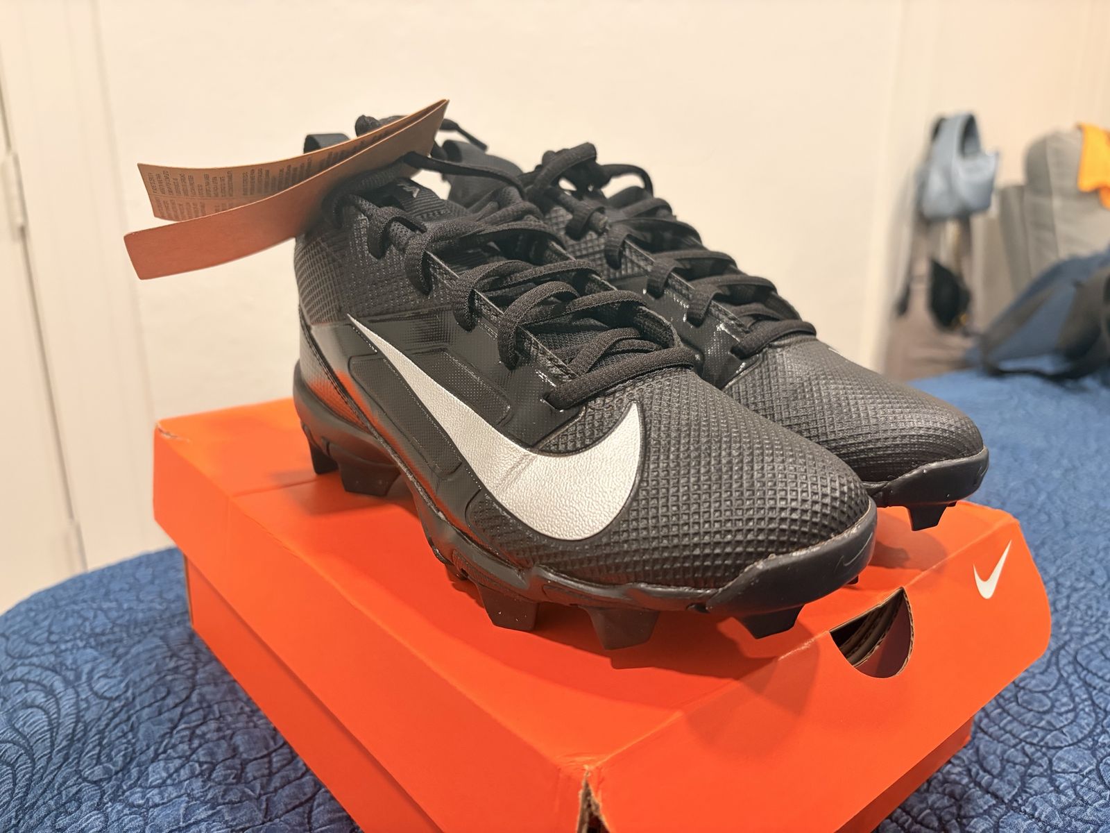 Nike Alpha Menace 4 Shark Youth Cleats - Size 4Y - Like New