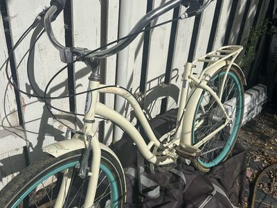 SCHWINN Womens Cruiser Bike Cream Blue Teal Accents 7-Speed