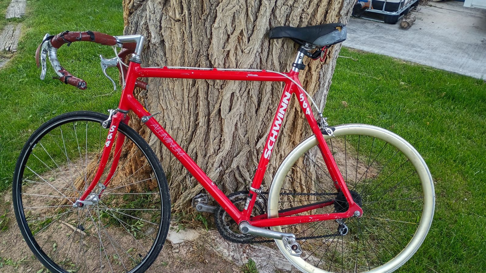 Schwinn 564 road bike aluminum frame