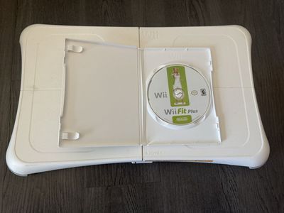 Wii Fit Plus + Balance Board