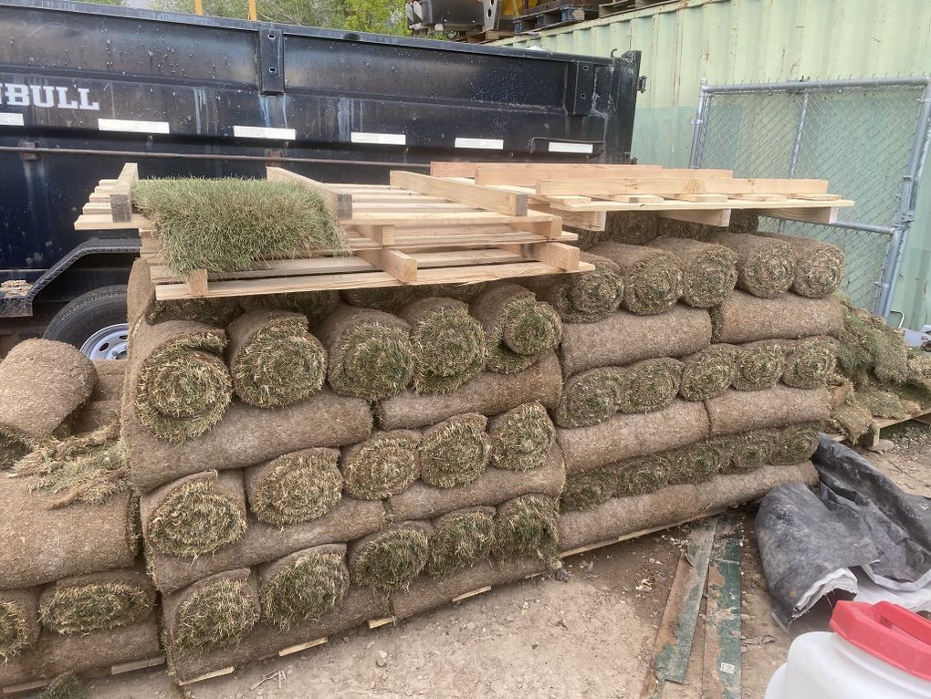 2 Pallets Of Sod 1,280 SF $400 For All