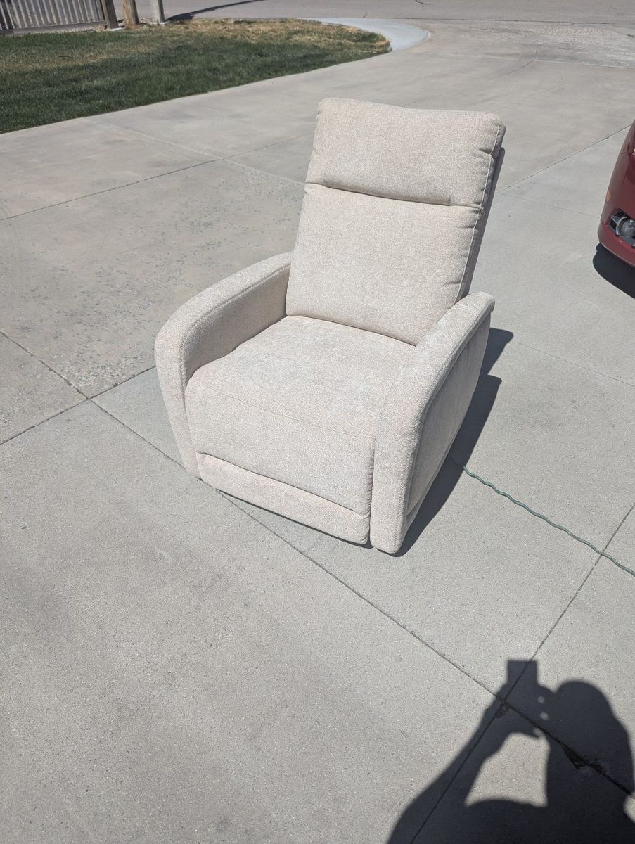 Power Recliner Chair with USB + USB-C