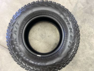 Falken Wildpeak LT285/70r17 AT3W