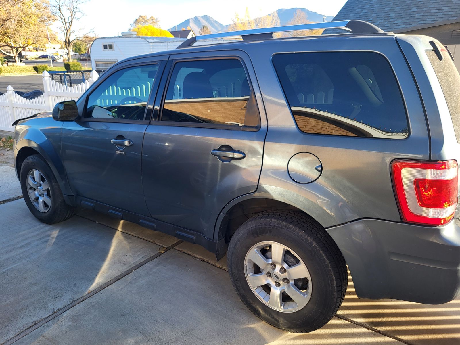 2010 FORD ESCAPE Limited