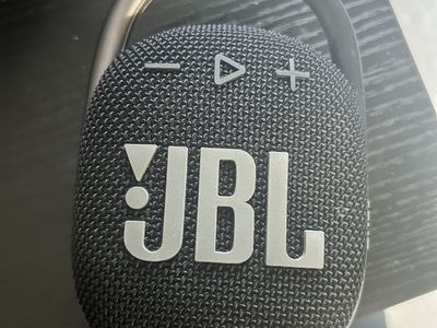 JBL bluetooth speaker with handle