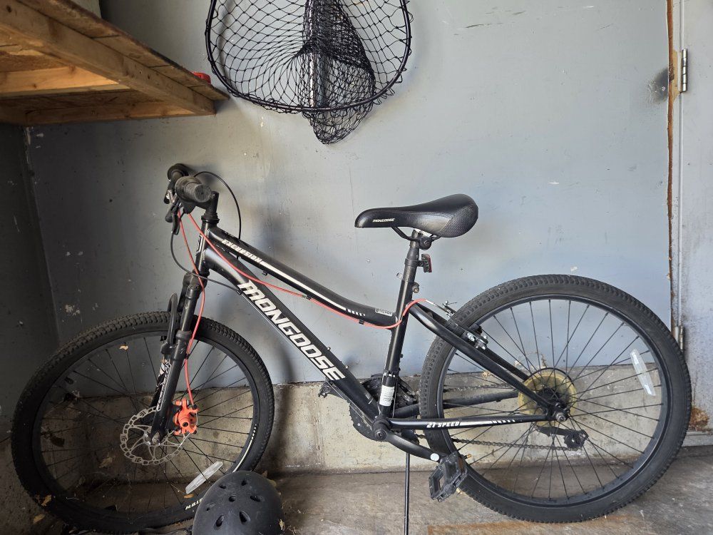 Mongoose Excursion 27.5" 21-Speed Mountain Bike - Black