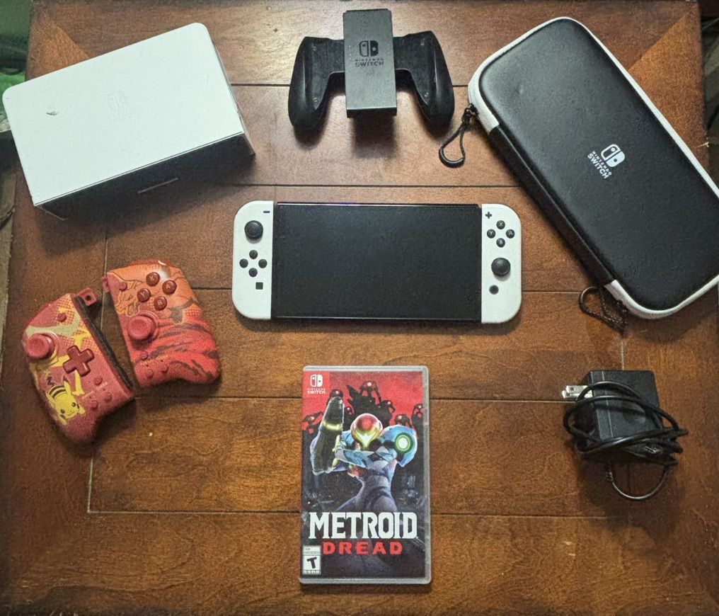 Nintendo Switch OLED w/ Metroid Dread