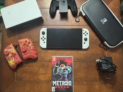 Nintendo Switch OLED w/ Metroid Dread