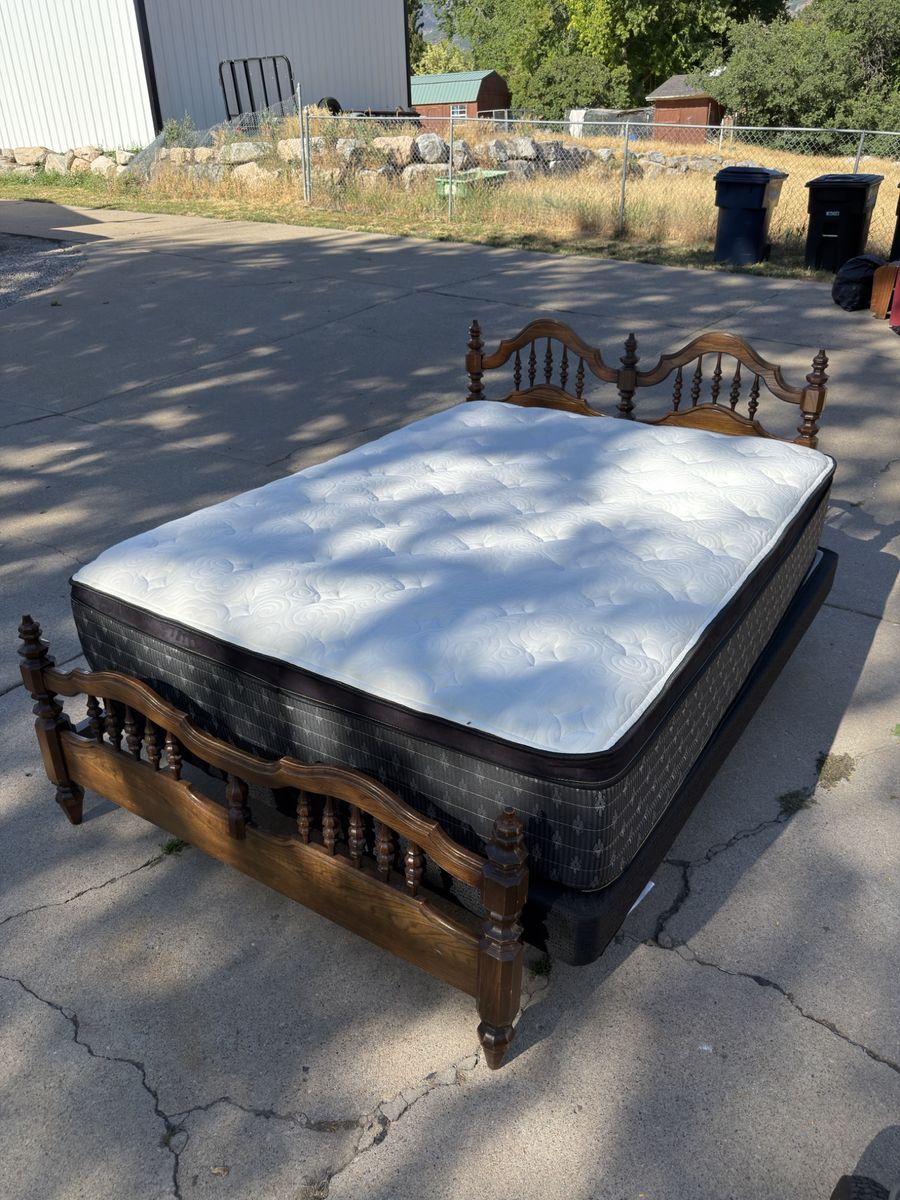 Vintage Wooden bedroom set, Queen Size