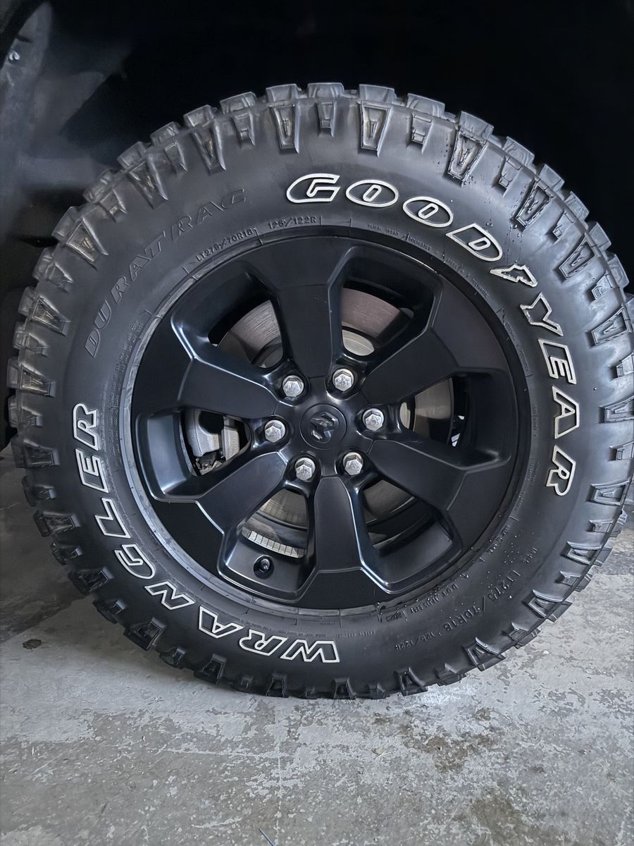 33” Duratrac tires on Ram Rebel Wheels