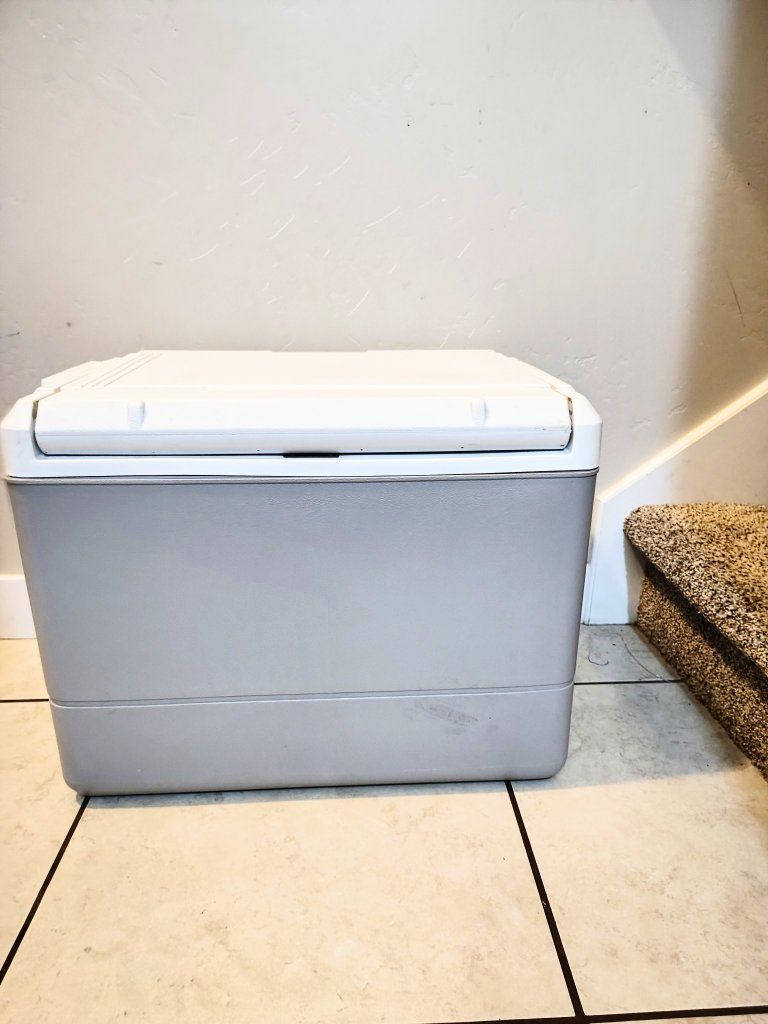 Coleman Electric Travel Cooler Like New
