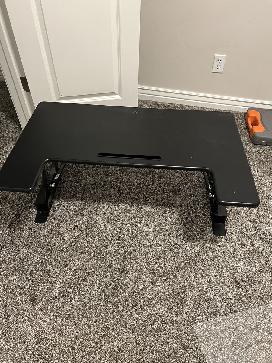 Standing desk