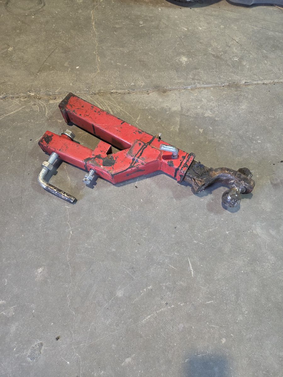 Tow hitches OPEN TO CASH OFFERS