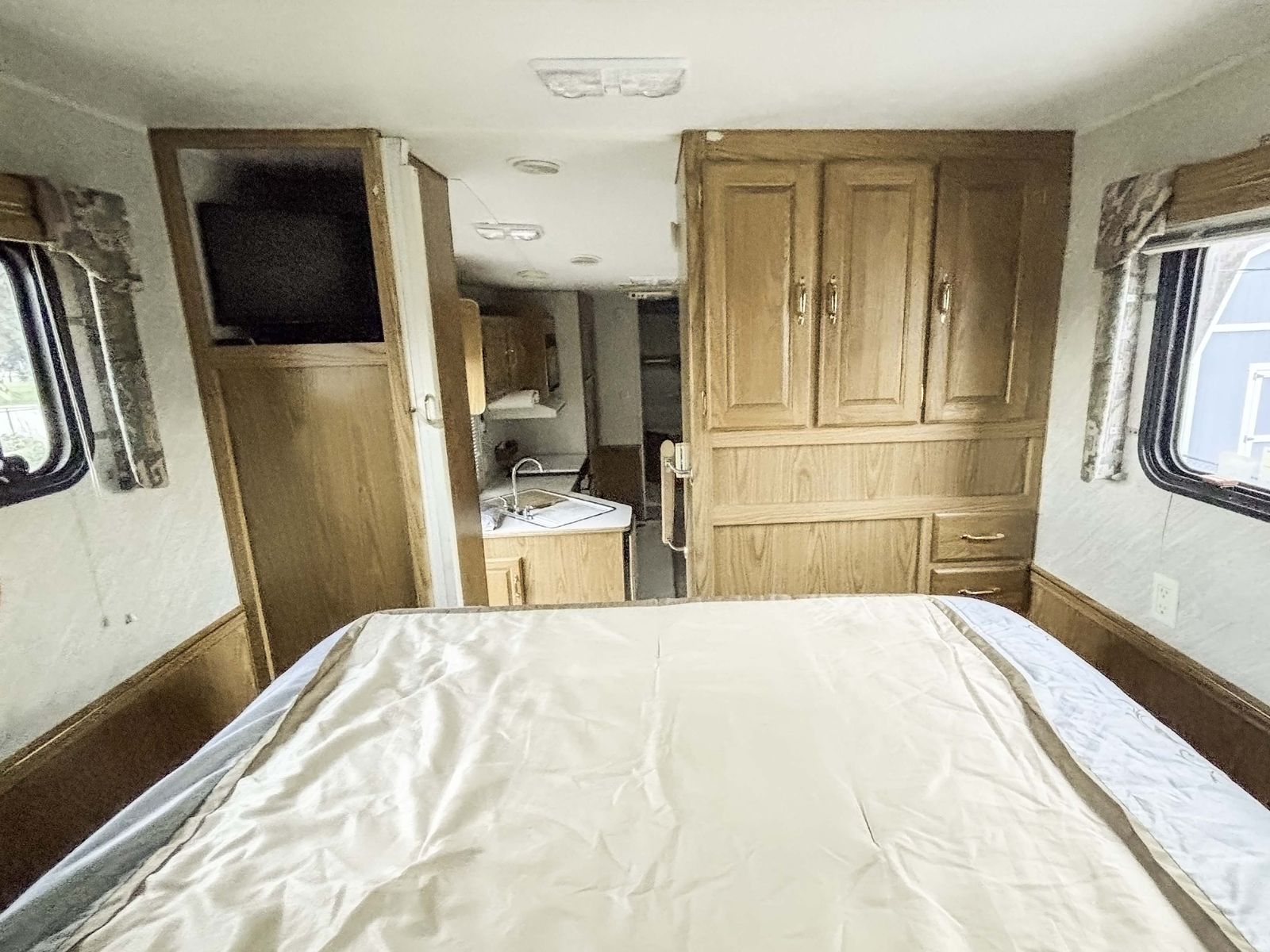 Main image 9