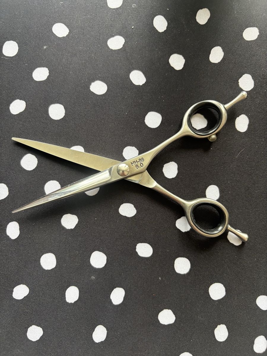 Hattori Hanzo HH-88 6.0” Professional Hair Cutting Shears - Right-Handed, Excellent Condition