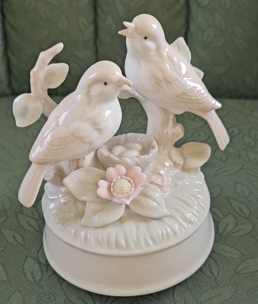 Vintage Ceramic Bird Music Box with Nest and Pink Flower Accent - 
6"Tx4.5"W