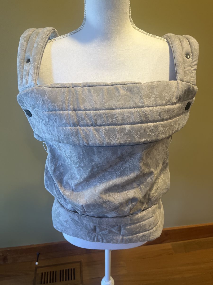 Mabe Monarch Ergonomic Baby Carrier