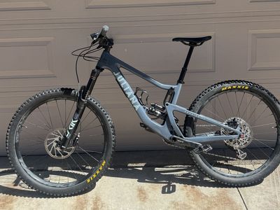 Juliana Roubion CC X01 / Santa Cruz Bronson Size Small