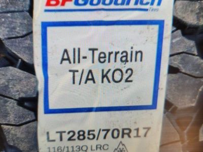 285/70r17 bfgoodrich all terrain Ko2