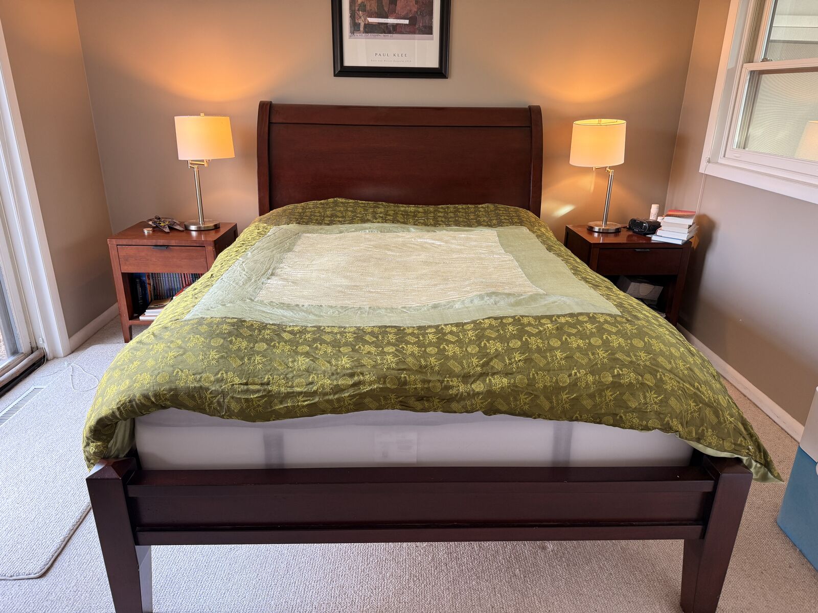 Gorgeous Hardwood Queen Sleigh Bed