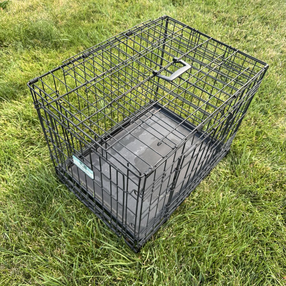 Metal 2 Door Dog Kennel 24" x 20" x 17”