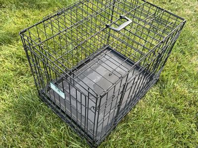 Metal 2 Door Dog Kennel 24" x 20" x 17”