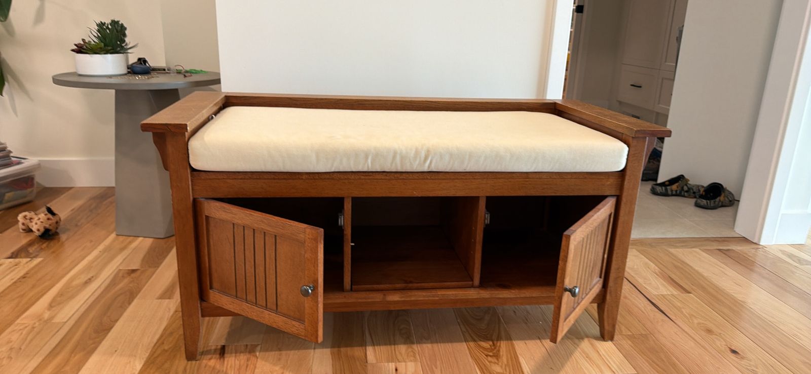 Wooden Entryway Storage Bench with Padded Cushion w 3 Compartments - Excellent Condition