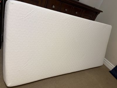 Clean Tempurpedic XL twin mattress
