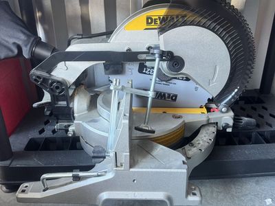 Dewalt 15 AMPS 12in SAW