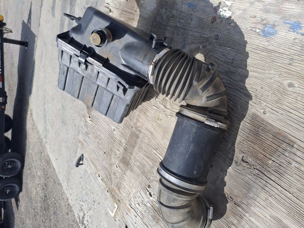 2007 Dodge Cummins air filter assy