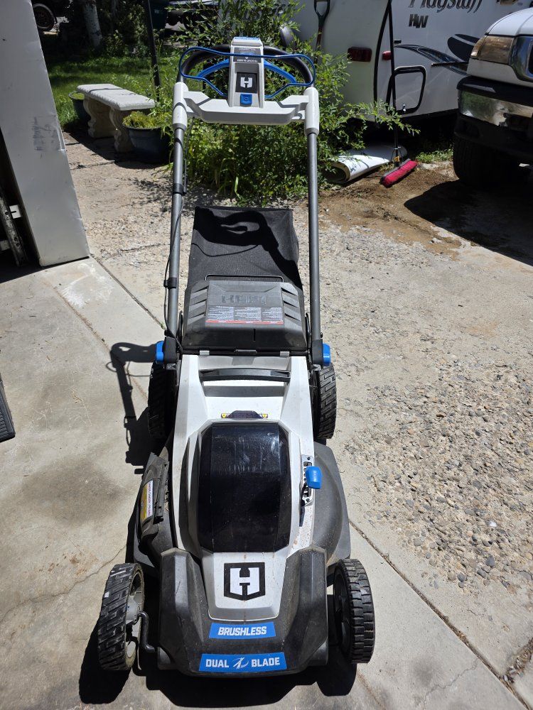 Electric lawn mower self propelled