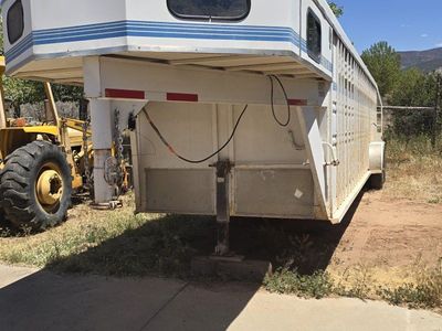 94 Titan 30' GN stock trailer