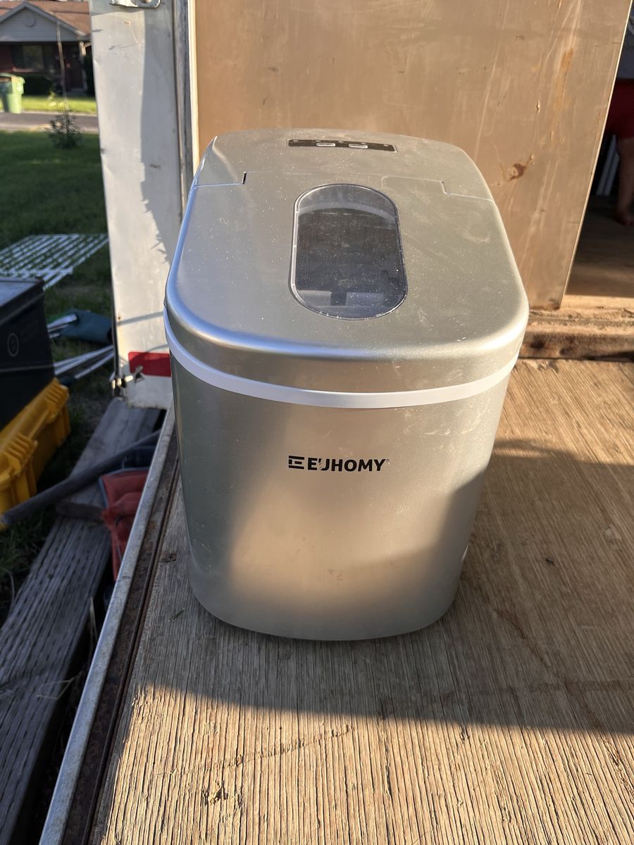 Euhomy Portable Countertop Ice Maker Silver Used
