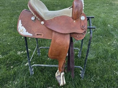 “16 barrel Saddle
