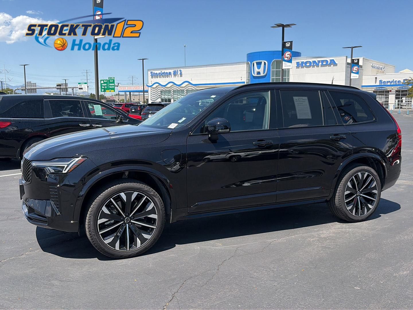 2026 Volvo XC90 T8 Ultra Dark Theme