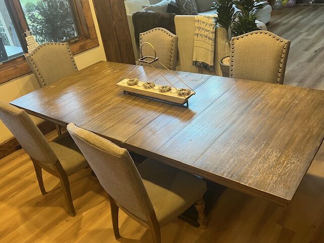 Kitchen Dining Table and 4 chairs