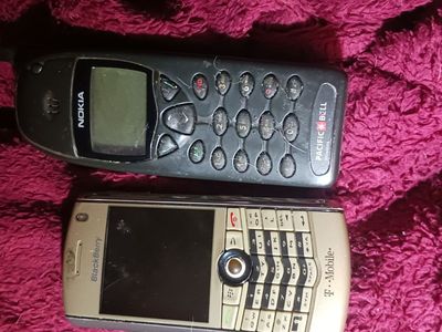 Old Nokia and/or blk bry