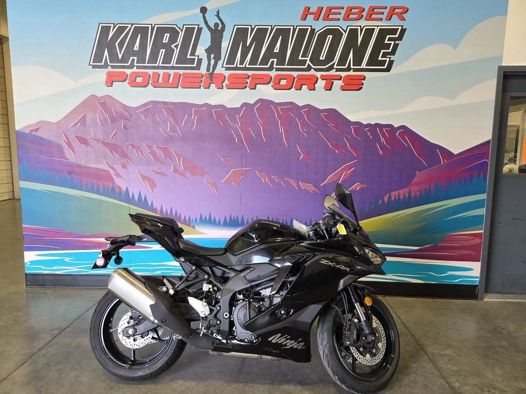 2025 Kawasaki NINJA ZX-4R ABS Metallic Spark Black