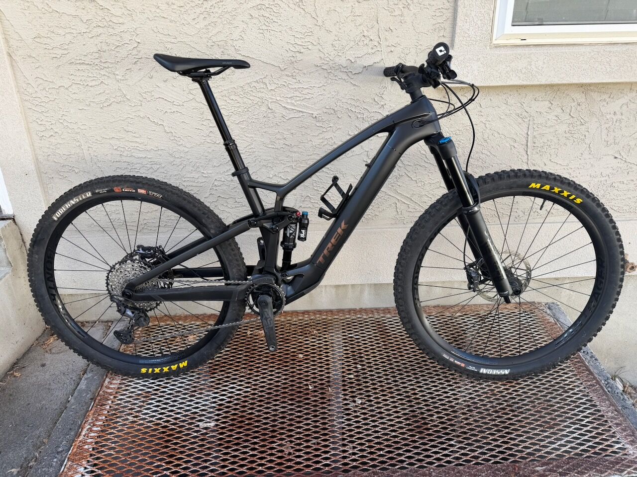 2023 Trek Fuel EXe 9.7 Large TQ Powered E-MTB