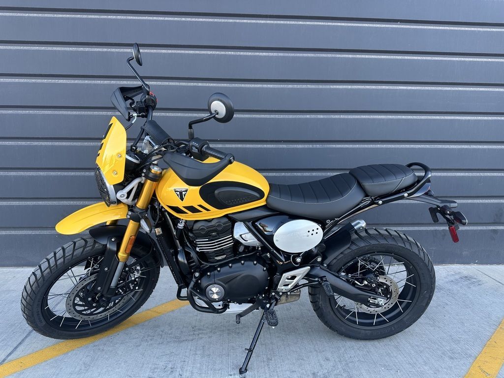 2026 Triumph Scrambler 400 XC Racing Yellow