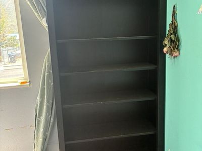 Used Black Wood Bookshelf with 5 Shelves - Versatile Storage for Any Room